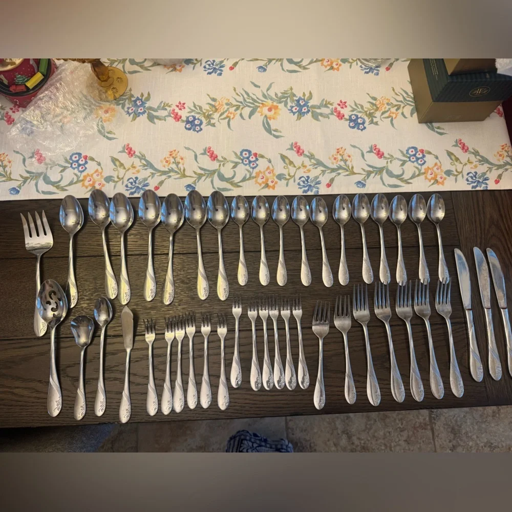 Stainless Steel Korea 45pc Flatware Set -Swirl on Handle w/ Leaf Design